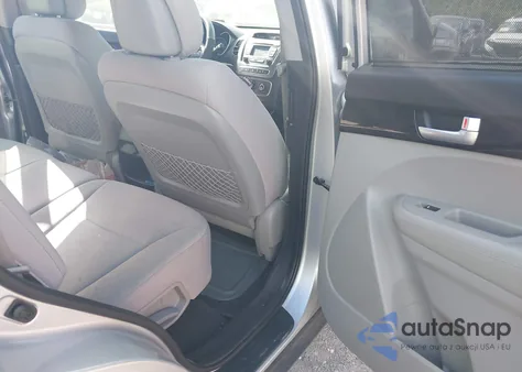 2015 Kia Sorento Lx из США, поврежденный, VIN 5XYKTCA63FG570727